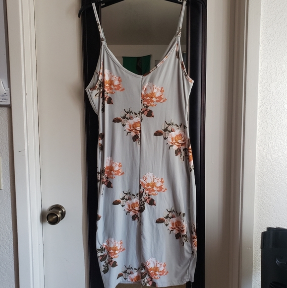 Flower Dress - Picture 3 of 3
